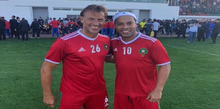  رونالدينيو مع مدرب المغرب هيرفي رينارد