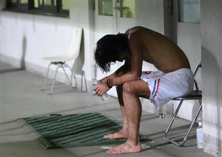 قائد الفريق المدافع يوجي ناكازاوا ذرف الدموع بعد تبخر حلم الفوز بلقب الدوري