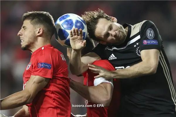 ?i=epa%2fsoccer%2f2018-11%2f2018-11-07%2f2018-11-07-07149443_epa