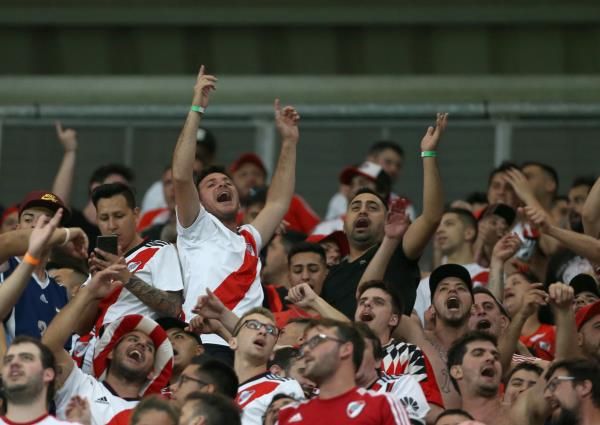 2018-10-31t001813z_1213341352_rc1a2fe77c00_rtrmadp_3_soccer-libertadores-gremio-river-plate_reuters