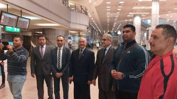 جانب من وصول البعثة المصرية