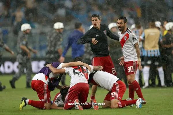 ?i=reuters%2f2018-10-31%2f2018-10-31t030921z_1154130293_rc18890d2290_rtrmadp_3_soccer-libertadores-gremio-river-plate_reuters