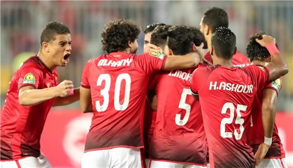 لاعبو الأهلي