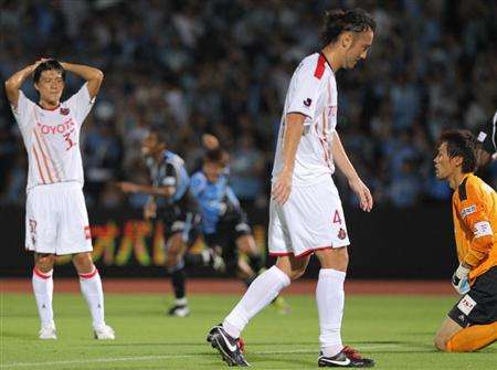 حسرة لاعبي ناغويا غرامبوس مقابل فرحة للاعبي كواساكي فرونتال