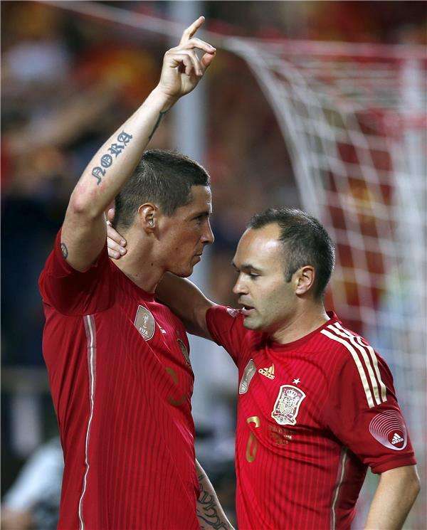 أندريس إنييستا وفرناندو توريس