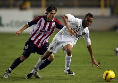 ويسلي (اليمين)