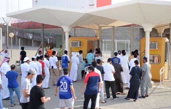 من توافد الجماهير