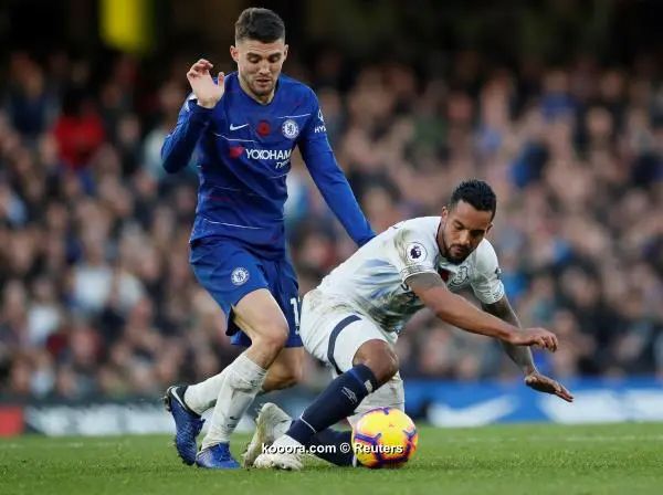 ?i=reuters%2f2018-11-11%2f2018-11-11t154419z_2006395538_rc17cb1601d0_rtrmadp_3_soccer-england-che-eve_reuters
