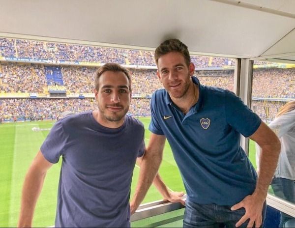 دل بوترو في ملعب المباراة