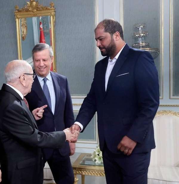 الشعباني يتلقى التهنئة من الرئيس التونسي