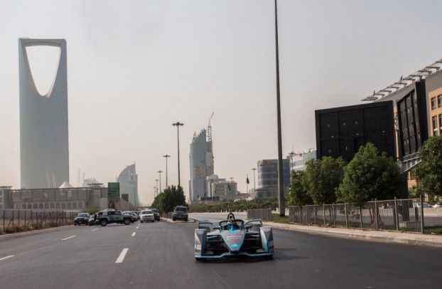 من أحد السباقات "أرشيفية"