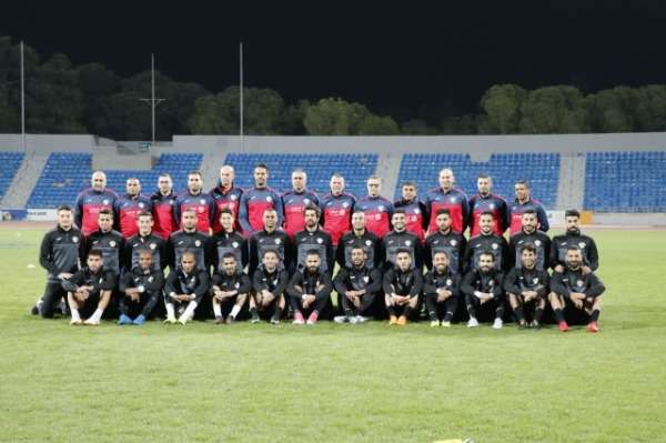 منتخب النشامى قبل بدء تدريب اليوم