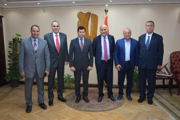 الرجوب خلال لقائه بمسؤولي الرياضة المصرية