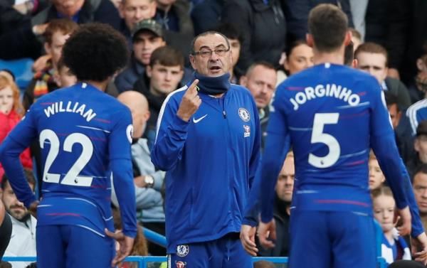 ساري ولاعبو تشيلسي 