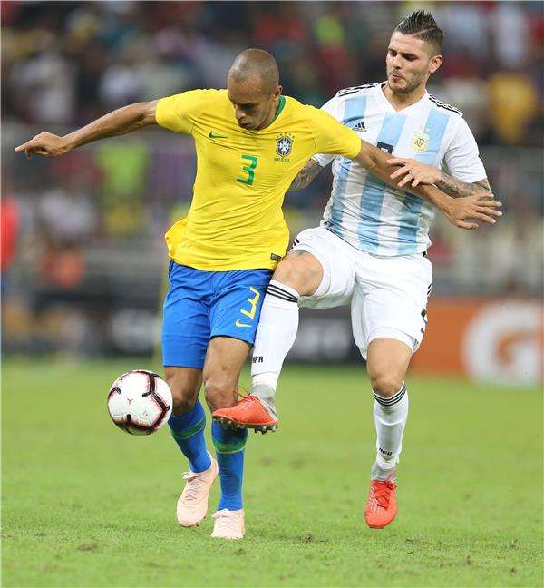 ماورو إيكاردي