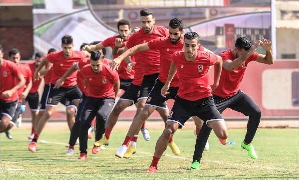 لاعبو الأهلي