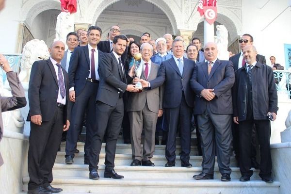 الكأس مع نواب تونس