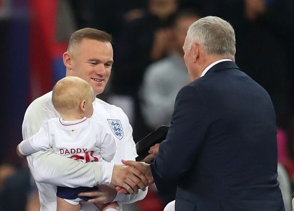 روني خلال تكريمه