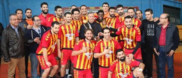 صورة للاعبي الترجي مع اللقب