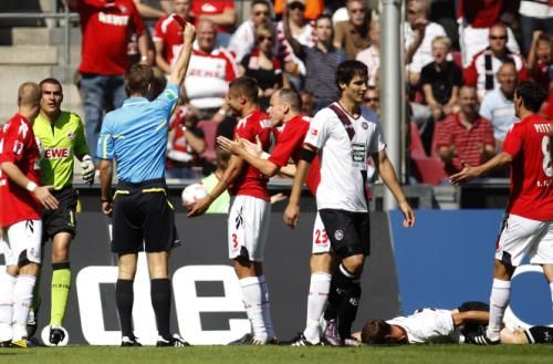 لحظة طرد يوسف محمد