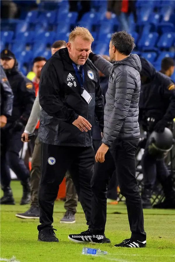 ?i=epa%2fsoccer%2f2018-11%2f2018-11-18%2f2018-11-18-07175995_epa