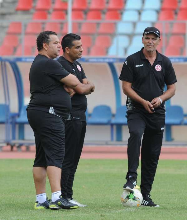 مراد العقبي على أقصى اليمين