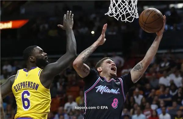 ?i=epa%2fbasketball%2f2018-11%2f2018-11-19-07176073_epa