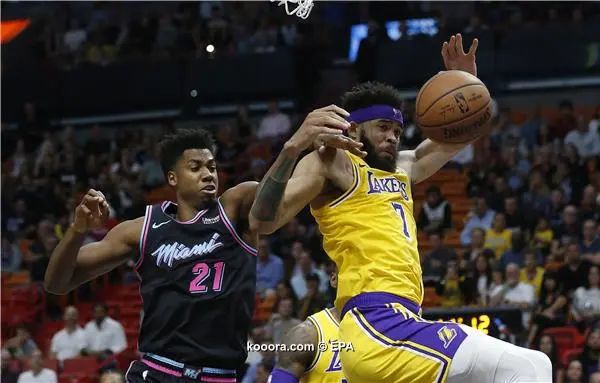?i=epa%2fbasketball%2f2018-11%2f2018-11-19-07176072_epa