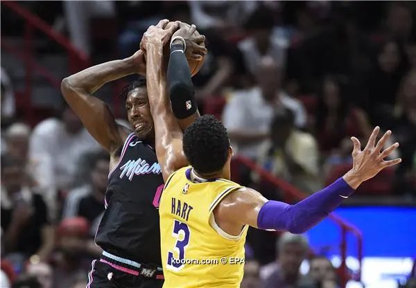 ?i=epa%2fbasketball%2f2018-11%2f2018-11-19-07176118_epa