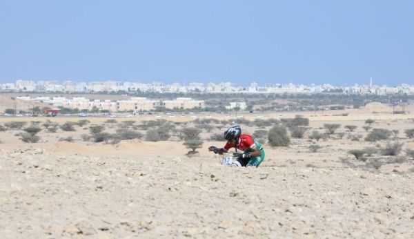 من السباق