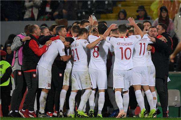 لاعبو بولندا 