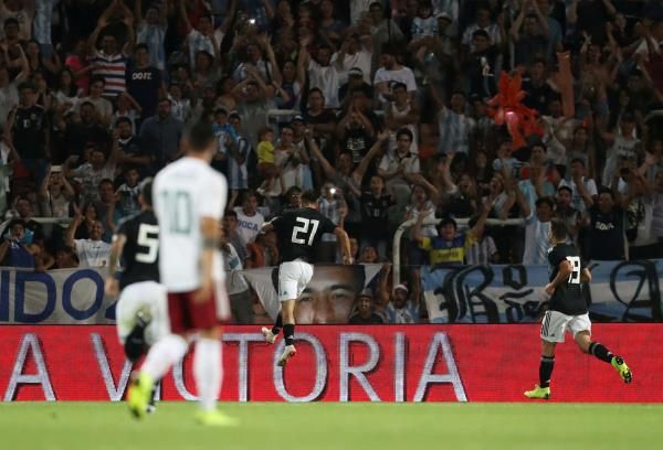 فرحة ديبالا بهدفه