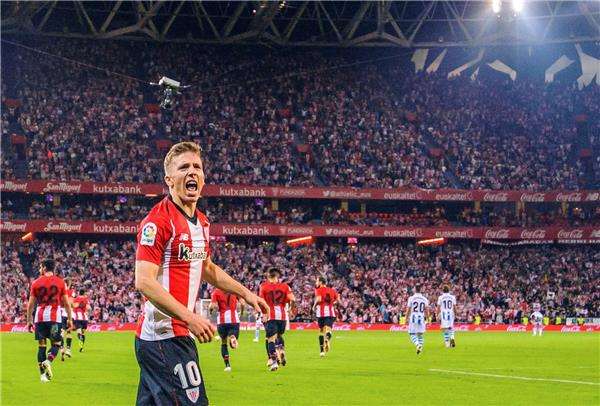  إيكر مونياين