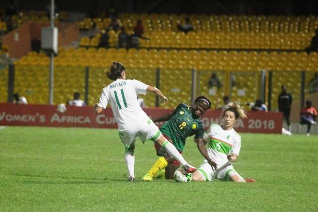 من لقاء الجزائر والكاميرون