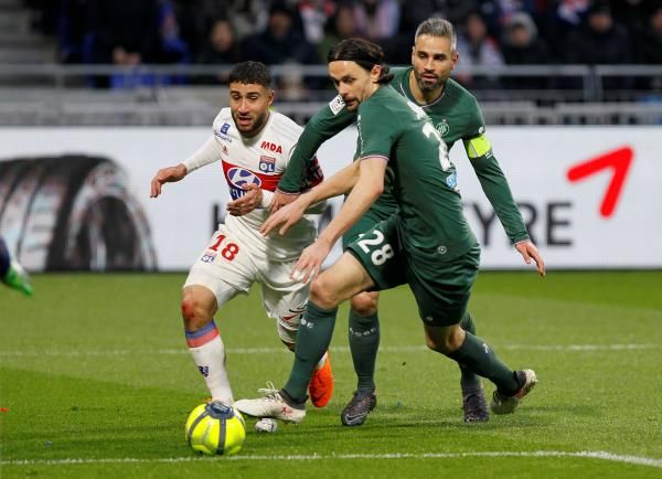 جانب من مواجهة سابقة بين الفريقين