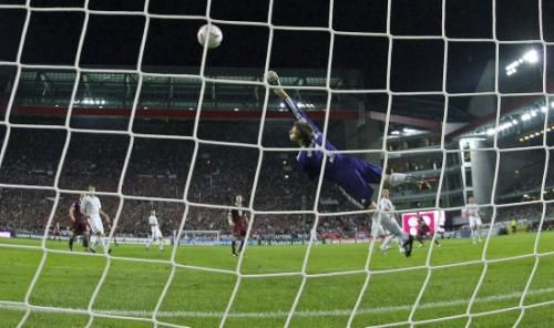 2010-08-27t193916z_01_boh08_rtridsp_3_soccer-germany_reuters