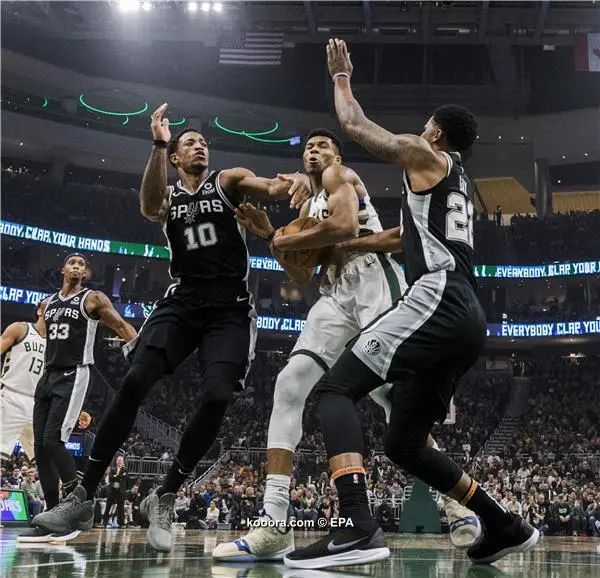 ?i=epa%2fbasketball%2f2018-11%2f2018-11-25-07188325_epa