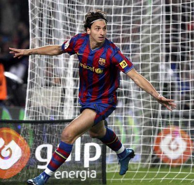 زلاتان إبراهيموفيتش لاعب نادي ميلان الجديد