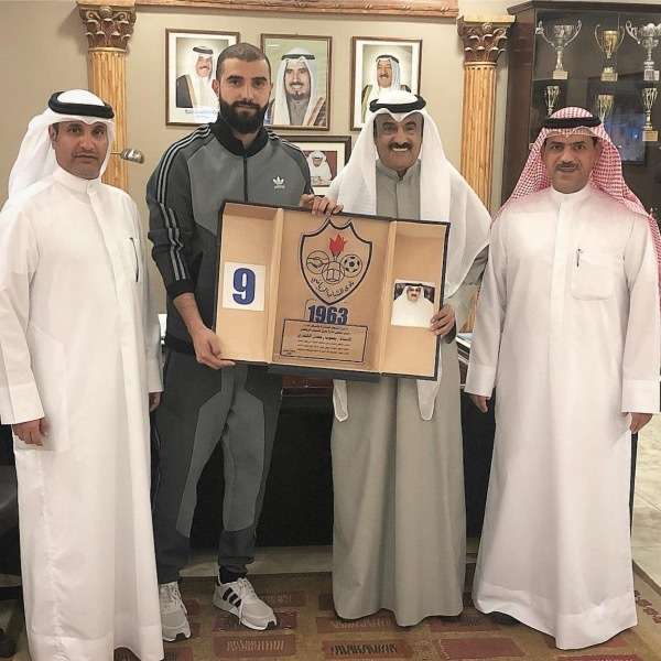 من تكريم اللاعب