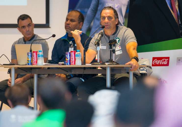 جانب من محاضرة بيتزي للمدربين الوطنيين 