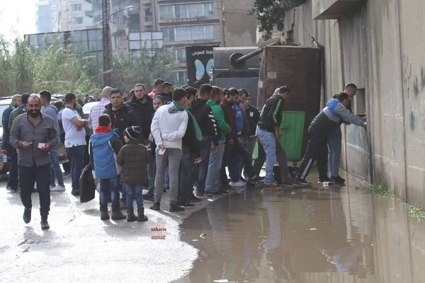 الجماهير تشتري التذاكر وسط ظروف صعبة