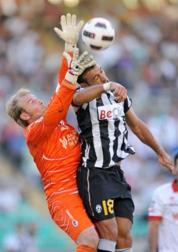 2010-08-29t173454z_01_rom103_rtridsp_3_soccer_reuters