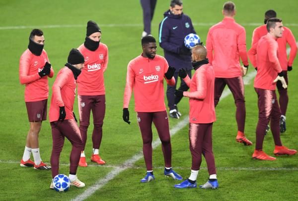 لاعبو برشلونة في التدريبات استعدادا لأيندهوفن