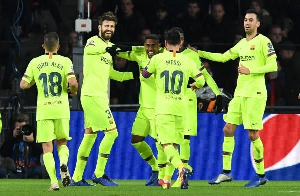 لاعبو برشلونة