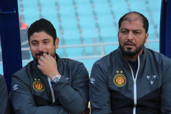 معين الشعباني (على اليمين) ومساعده مجدي تراوي 