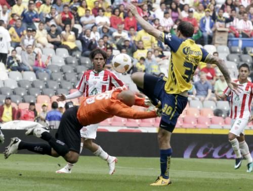 2010-08-30t000141z_01_hnr01_rtridsp_3_soccer-latam_reuters