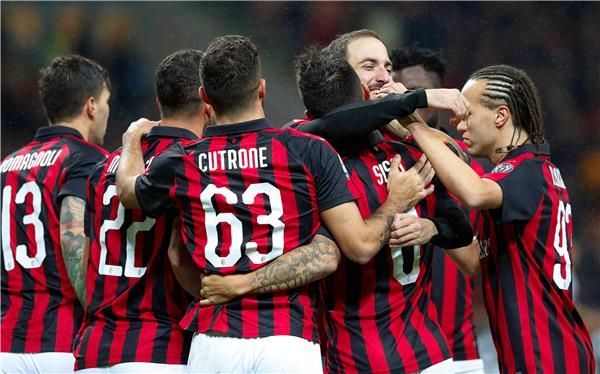 لاعبو ميلان