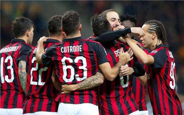 لاعبو ميلان