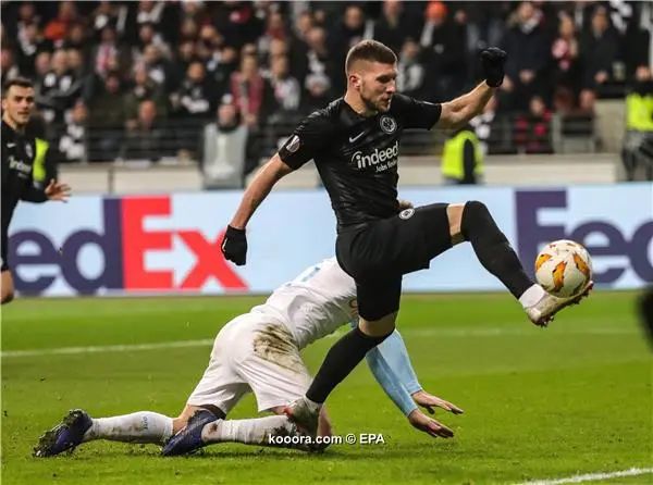 ?i=epa%2fsoccer%2f2018-11%2f2018-11-29%2f2018-11-29-07198389_epa