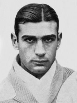 اللاعب الأرجنتيني فرانسيسكو فارالو في صورة التقطت له بنهائي مونديال 1930